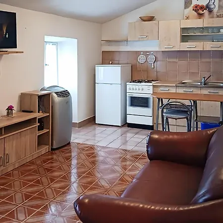 In With Kitchen