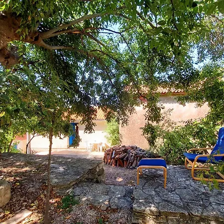 Nyaraló In With Kitchen Koromačno